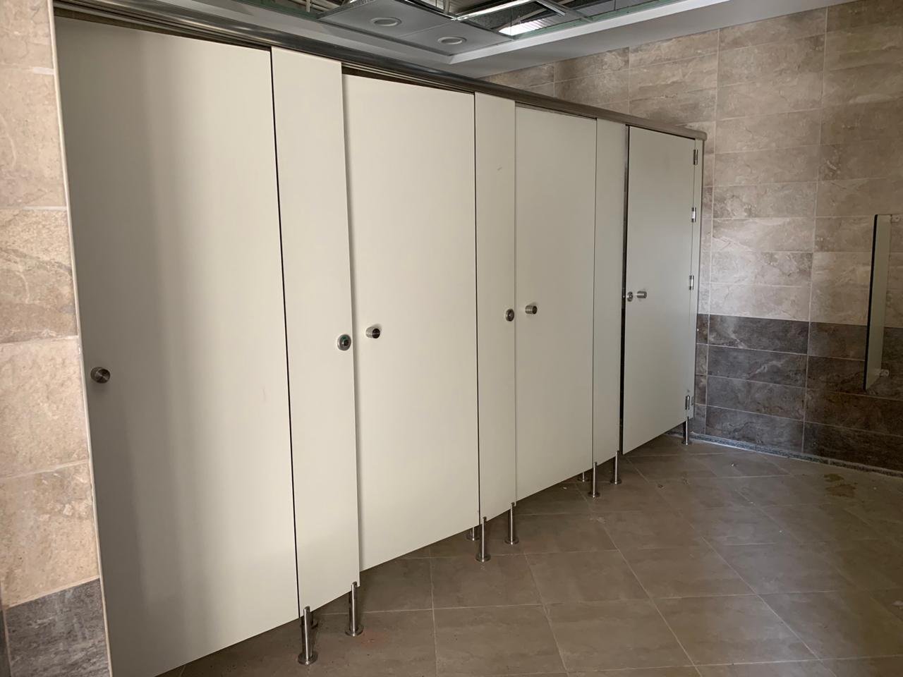 اسعا كومباكت HPL فواصل وقواطيع حمامات وشيتات