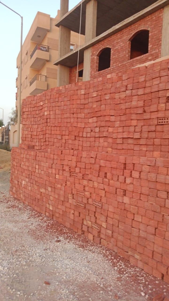 عزيزي العميل، في شركة النور نفخر بتقديم مجموعة من الطوب الأحمر الطفلي بجودة عالية