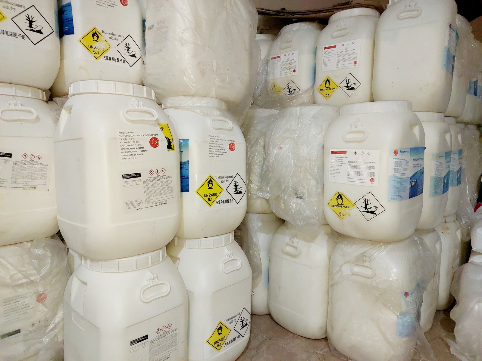 كلور حوض السباحة