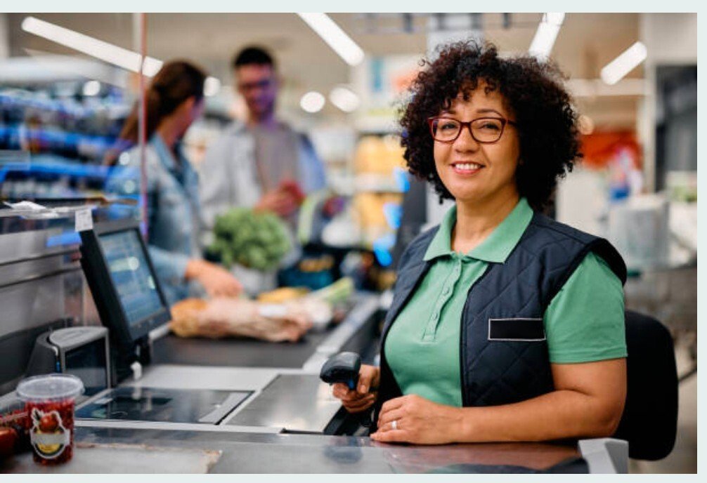 مطلوب موظف كاشير في شرم الشيخ او الغردقه