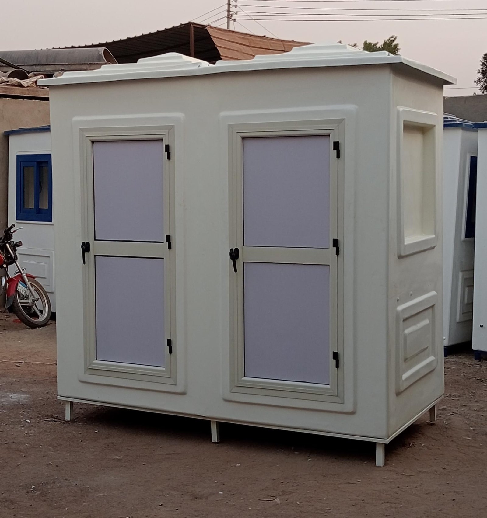 حمامات متنقلة للبيع - مصنع حمامات فيبر جلاس